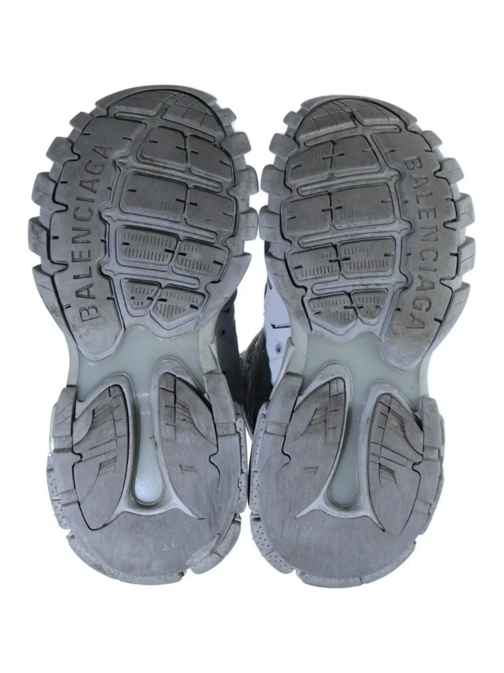 Balenciaga track hike